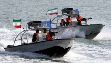 Des bateaux iraniens menacent un navire américain dans le détroit d'Ormuz... que veut Téhéran ?