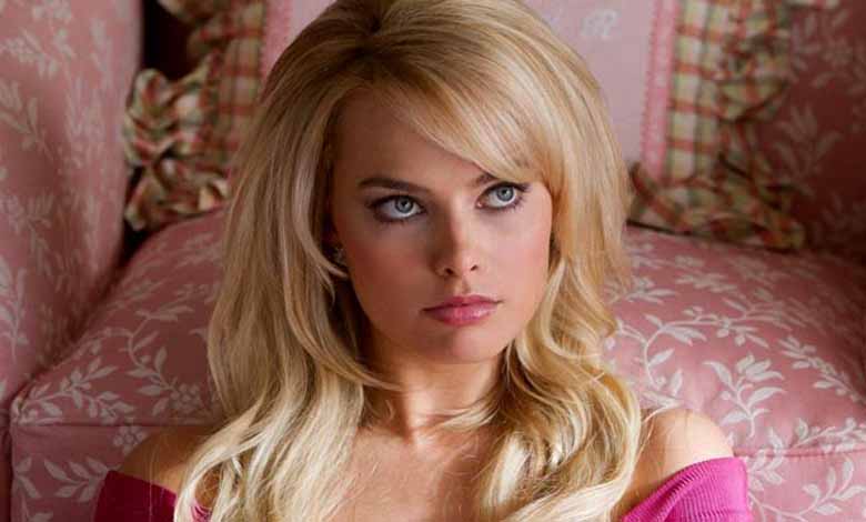 Margot Robbie apparaît pour la première fois sur le plateau de ‘Barbie’