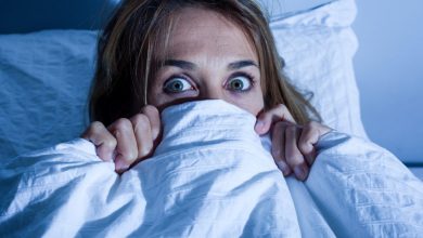 Santé : Dormir dans cette position réduirait le risque de faire de mauvais rêves