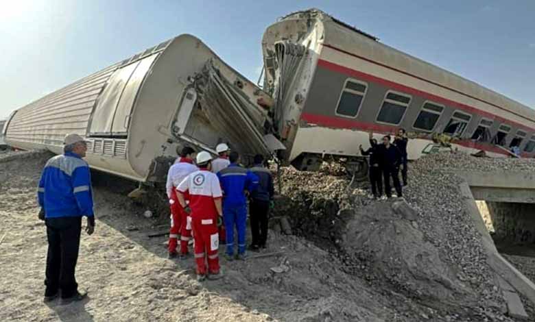 Un train de passagers iranien déraille, tuant au moins 17 personnes