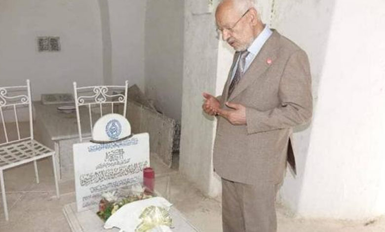 Ghannouchi visite la tombe d’Essebsi, une tentative désespérée de gagner de la sympathie