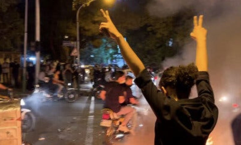 Iran: Les manifestations populaires se sont intensifiées, avec des appels à la destitution du Guide Suprême