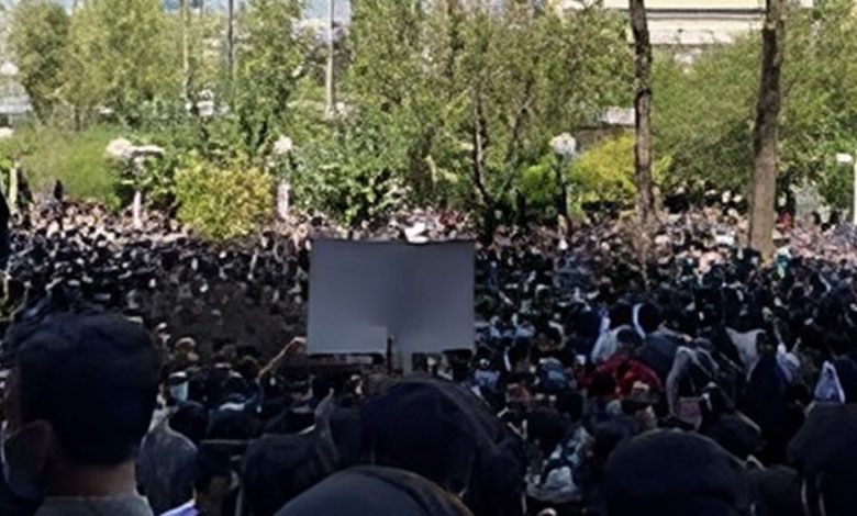 Iran -  Des manifestations de masse dans les universités réclament l'expulsion des mollahs