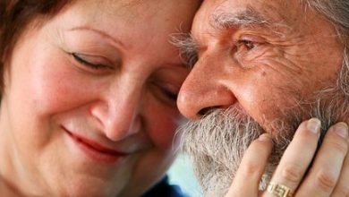 Pourquoi les hommes vieillissent-ils plus vite que les femmes ?