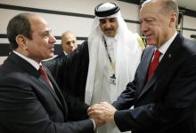 La Coupe du Monde du Qatar réunit al-Sissi et Erdoğan dans une poignée de main historique