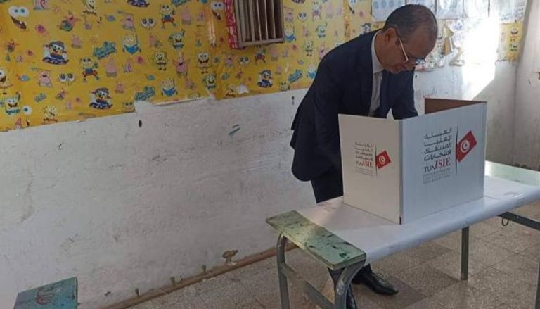 Le second tour des élections en Tunisie, le train du sauvetage arrive à son dernier arrêt