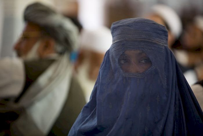 Les lois sur le divorce mettent en garde contre des crimes brutaux.. Comment la haine des Talibans envers les femmes menace-t-elle la vie des Afghans ?
