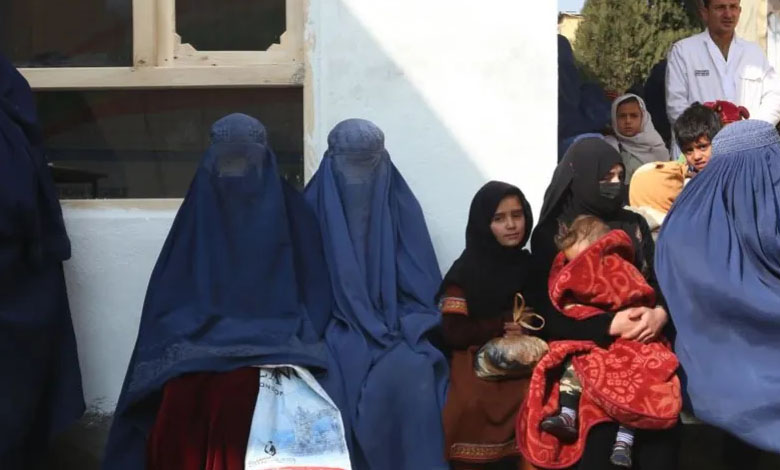 BBC : Les Talibans empêchent les femmes de travailler pour les Nations unies et menacent de poursuivre les opérations d'aide en Afghanistan