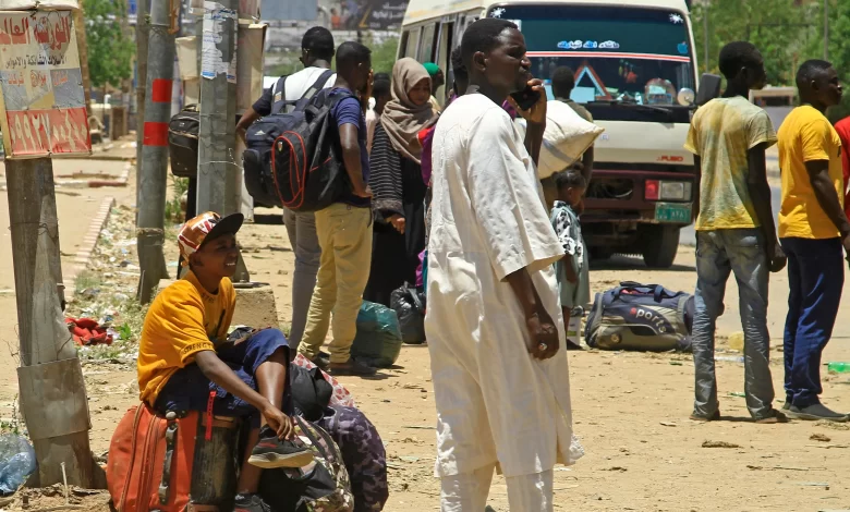 Déplacement massif alors que les Soudanais fuient les affrontements mortels à Khartoum