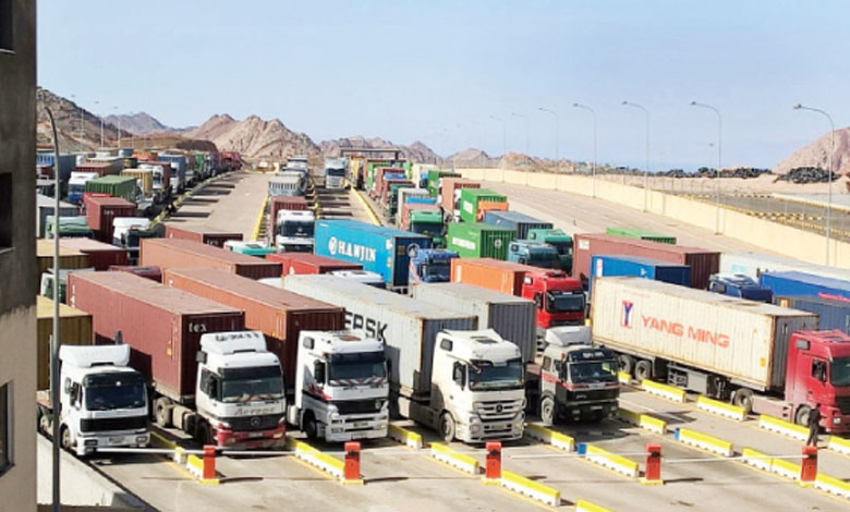 Escalade du problème des camions jordaniens et syriens bloqués aux douanes d'Al Batha