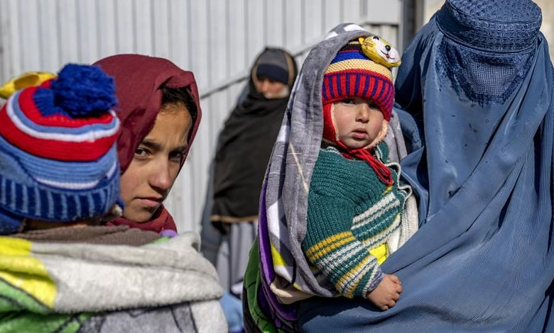 Les Talibans interdisent aux femmes et aux familles de manger dans les restaurants ou de se promener dans les parcs