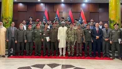 Première rencontre entre les dirigeants des armées libyennes de l'est et de l'ouest