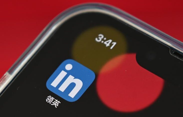 LinkedIn met fin à son application en Chine