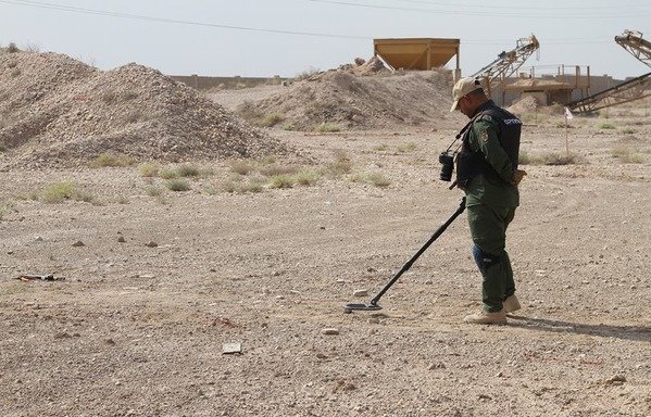 Objectifs et Signification du Lancement de la Stratégie de Lutte contre les Mines en Irak