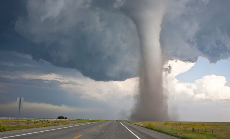 Trois décès et plus d'une centaine de blessés suite à une tornade dévastatrice au Texas