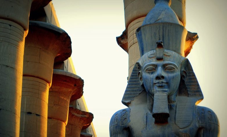 Universitaire occidental Ramsès II n'a pas remporté de victoire et a construit une gloire factice grâce à la propagande