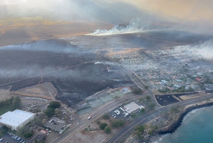 D'énormes Incendies Ravagent Hawaï, Le Bilan des Décès Augmente 