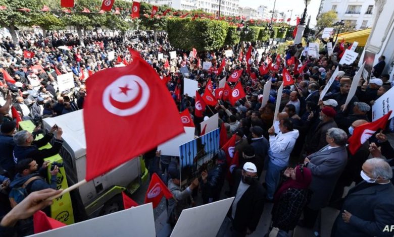 Manifestation à Tunis appelant au nettoyage des institutions des Frères musulmans 