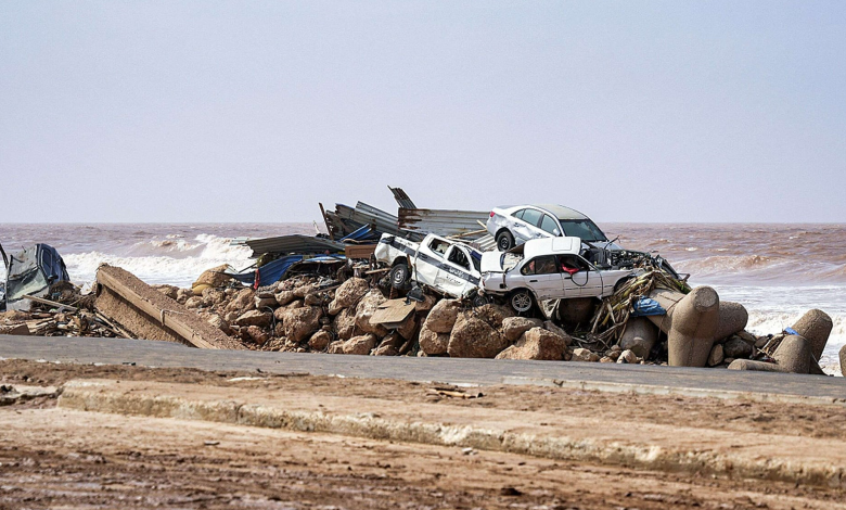 Le nombre de décès est de 11 000, et 10 000 sont portés disparus.. La Libye fait face à l'effondrement du barrage de Derna