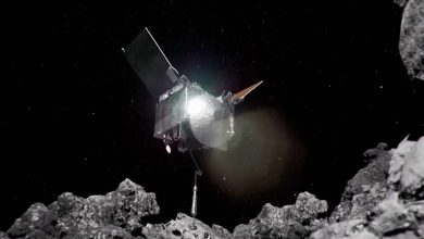 Lors de l'ouverture de la "capsule d'astéroïde".. la NASA trouve de la "poussière noire" qui les intrigue