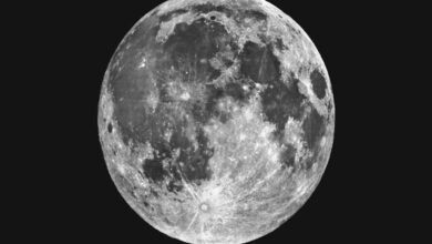 Découverte de l'âge nouveau de la Lune : des cristaux anciens révèlent des détails 