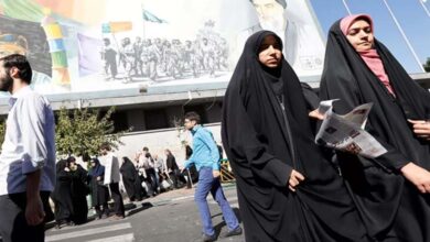 En raison du non-respect du hijab obligatoire... le régime iranien ferme de nombreux cafés et salles de sport 