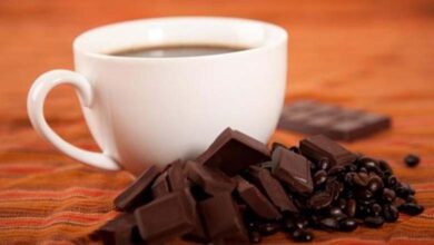 Le café et le chocolat en danger : Comment cela est-il lié à la baisse des populations d'insectes ?