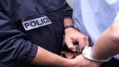 Un homme âgé tunisien tue sa femme en la poignardant et met le feu