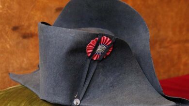 Chapeau de Napoléon en vente aux enchères avec des attentes de réaliser un chiffre élevé 