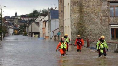 Les inondations mettent en danger 192 000 personnes et ferment 74 écoles en France