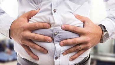 5 conseils pour atténuer la sensation de ballonnement après un repas copieux 