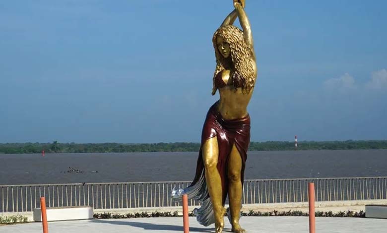 Une statue de Shakira a été dévoilée mardi dans sa ville natale de Barranquilla, en Colombie