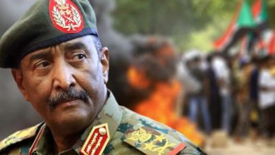 Al-Burhan traduit son échec politique en tirant sur les initiatives de paix régionales