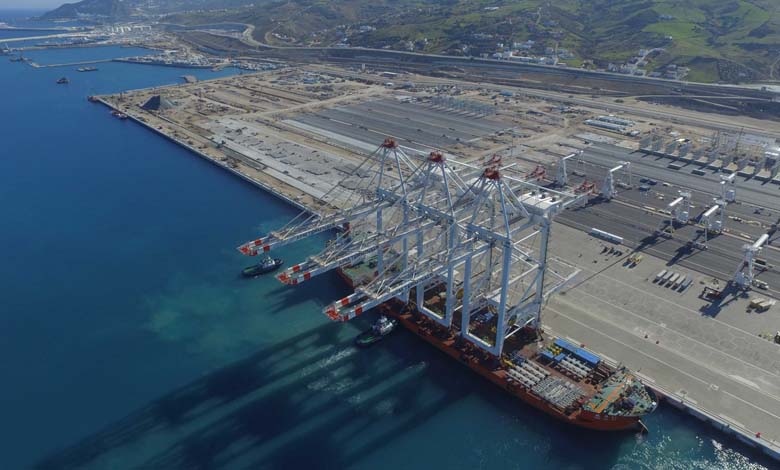 L'Algérie impose un fardeau aux fournisseurs avec une décision hostile les empêchant de traiter avec les ports marocains