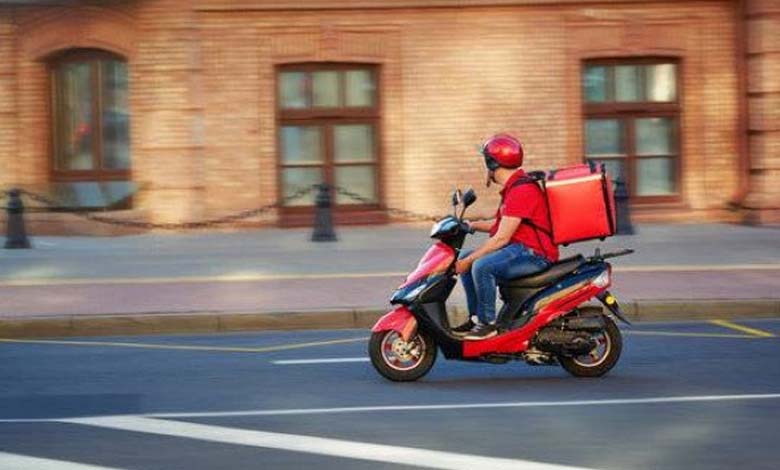 Saoudien percute délibérément un livreur avec sa voiture... Les réseaux sociaux s'enflamment