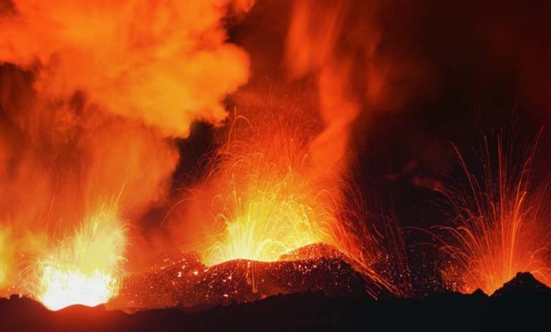 Trois volcans entrent en éruption en 24 heures... Les terres de trois pays bouillonnent 