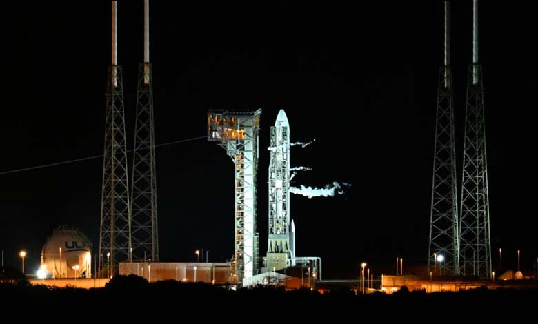 Décollage d'une Fusée Transportant un Atterrisseur Américain vers la Lune