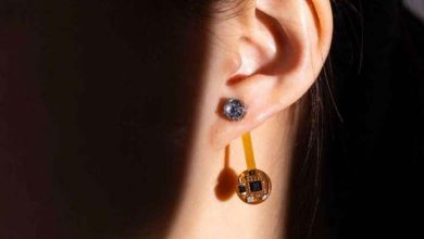 Des boucles d'oreilles intelligentes capables de surveiller la température corporelle