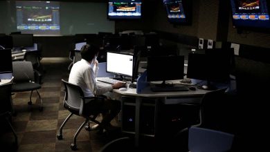 Étude : Le fait de rester assis au travail augmente le risque de décès prématuré