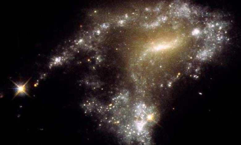 « Grappes de Perles » dans l'Espace... Hubble Capture une Image Impressionnante