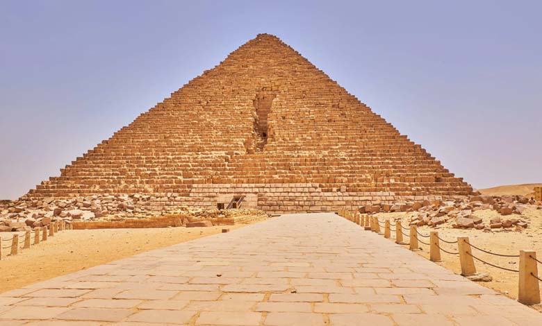 Refus du projet de restauration de la pyramide de Menkaourê en Égypte