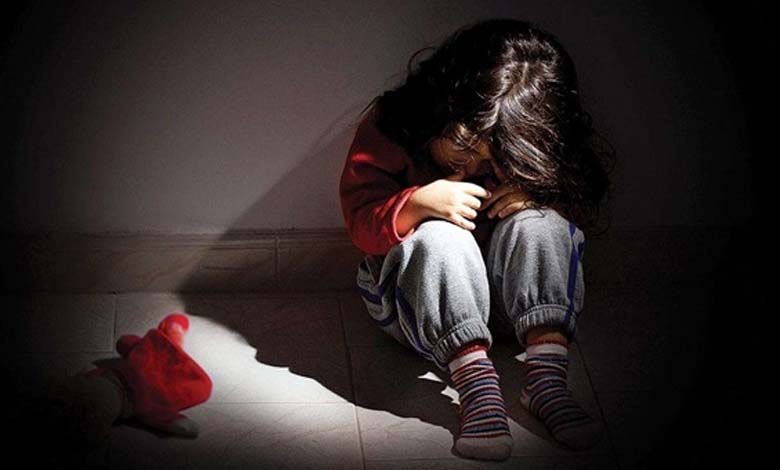 Syrie : Arrestation d'une femme pour avoir atrocement torturé la fille de son mari