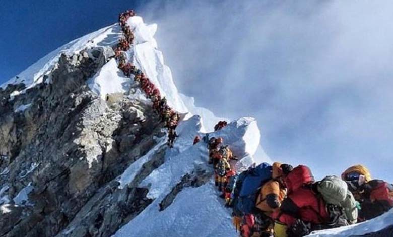 Par photos... "Everest" vu du plus grand dépotoir de déchets au monde 