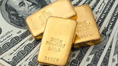 Hausse des prix de l'or avec la baisse du dollar