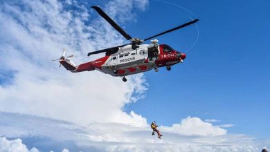 La mort d'un membre d'équipage d'un hélicoptère qui s'est écrasé au large des côtes de la Norvège