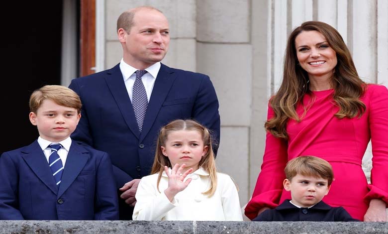 Après les spéculations... Kate Middleton en promenade familiale avec son mari et ses enfants