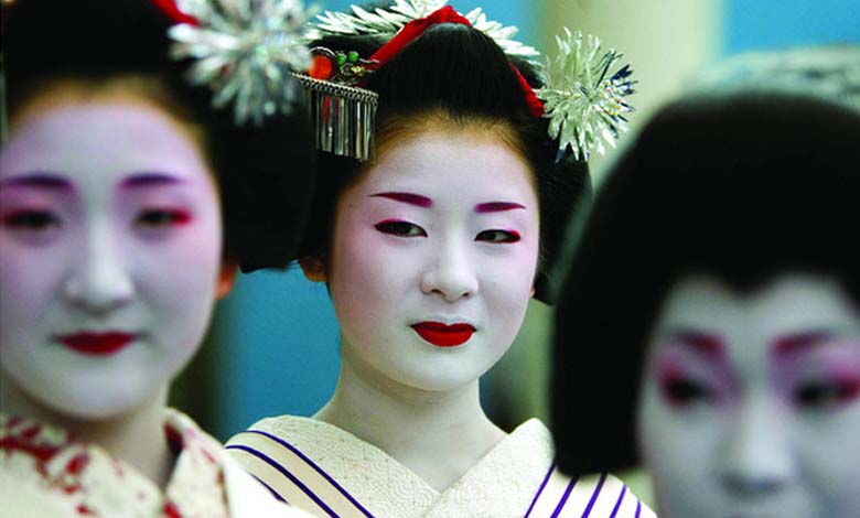 Interdiction des touristes d'entrer dans un quartier japonais célèbre en raison des "geishas"