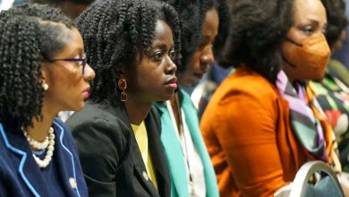 "Le Monde": Women Suffer More Psychologically Than Men Due to Work-Related Disorders