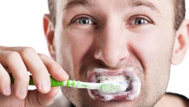 Ne pas se brosser les dents conduit à une maladie mortelle et grave