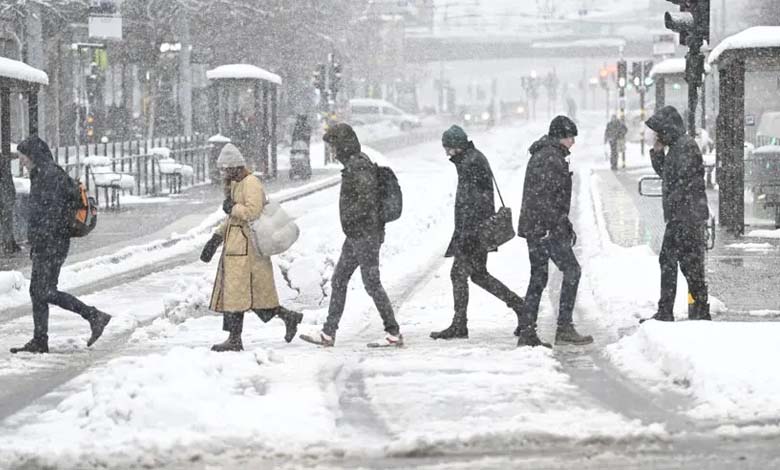 Une Tempête de Neige Printanière Frappe la Suède